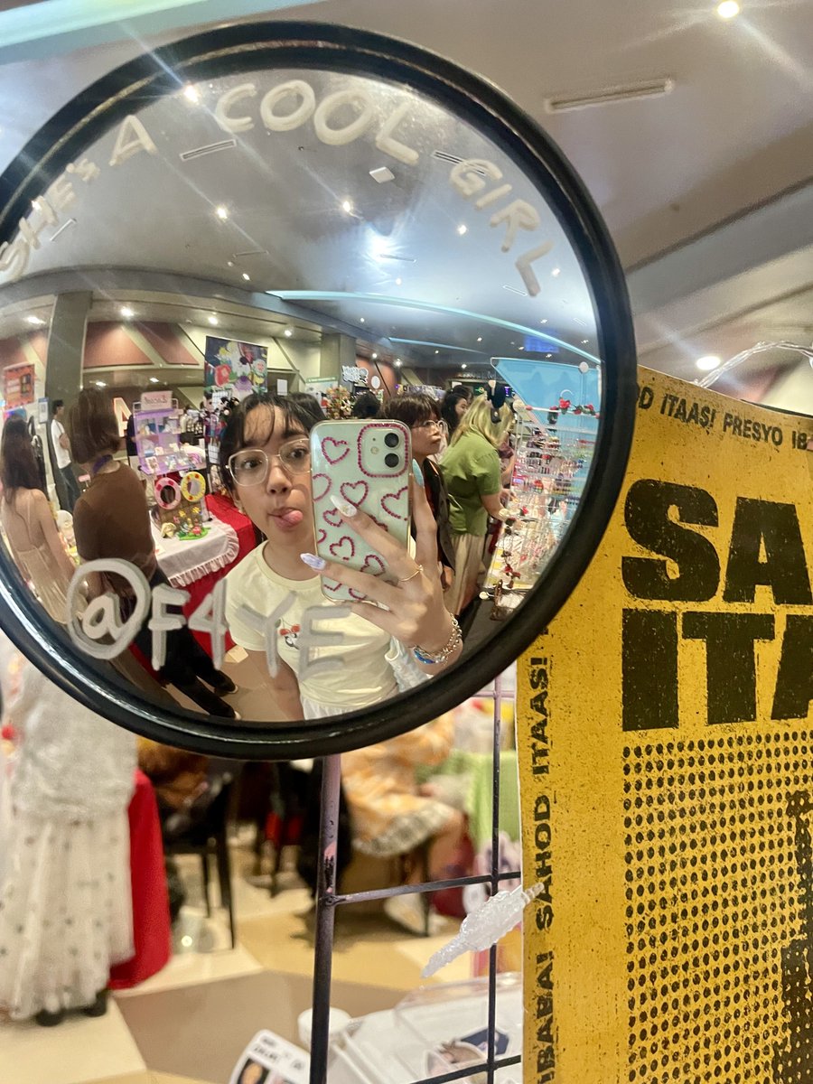 00four23's tweet photo. went to komiket pride today :D https://t.co/r9KwlMLKO9
