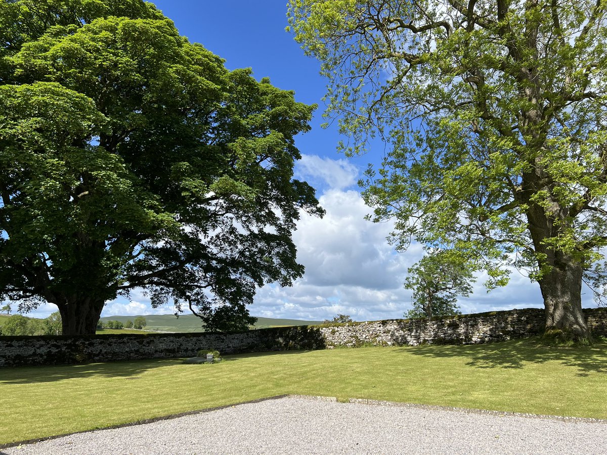 WaitbySchool's tweet photo. Looking glorious today! https://t.co/jQLz36ye1e