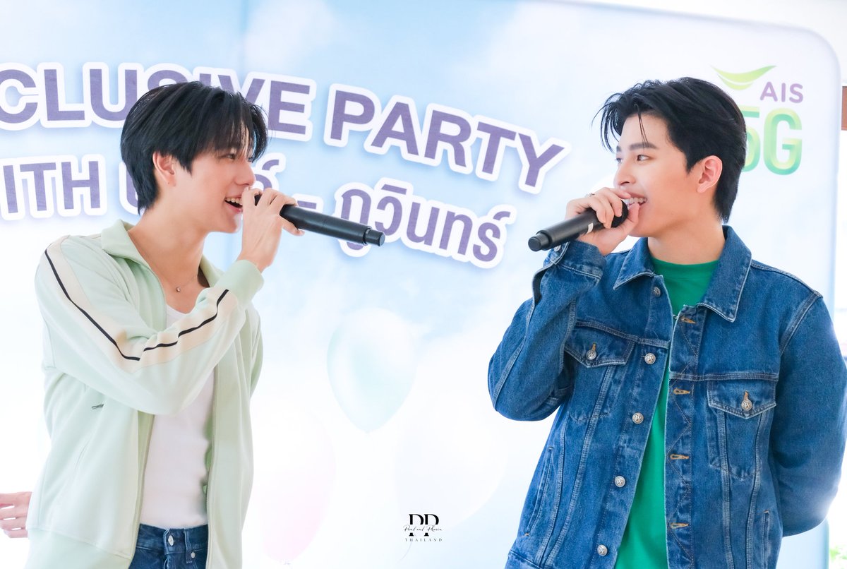 "แค่ในวันนั้น ฉันมองตาเธอ"
🫶🎀🤍🧡🍞😺
AIS x PondPhuwin 

#AISWithPondPhuwin