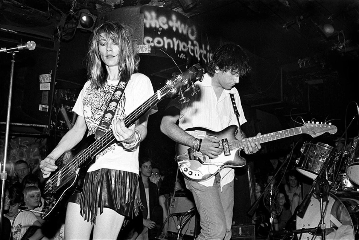 Gracro5's tweet photo. Sonic Youth, 1987 
Kim Gordon and Lee Ronaldo https://t.co/Z1UsuMMFdy