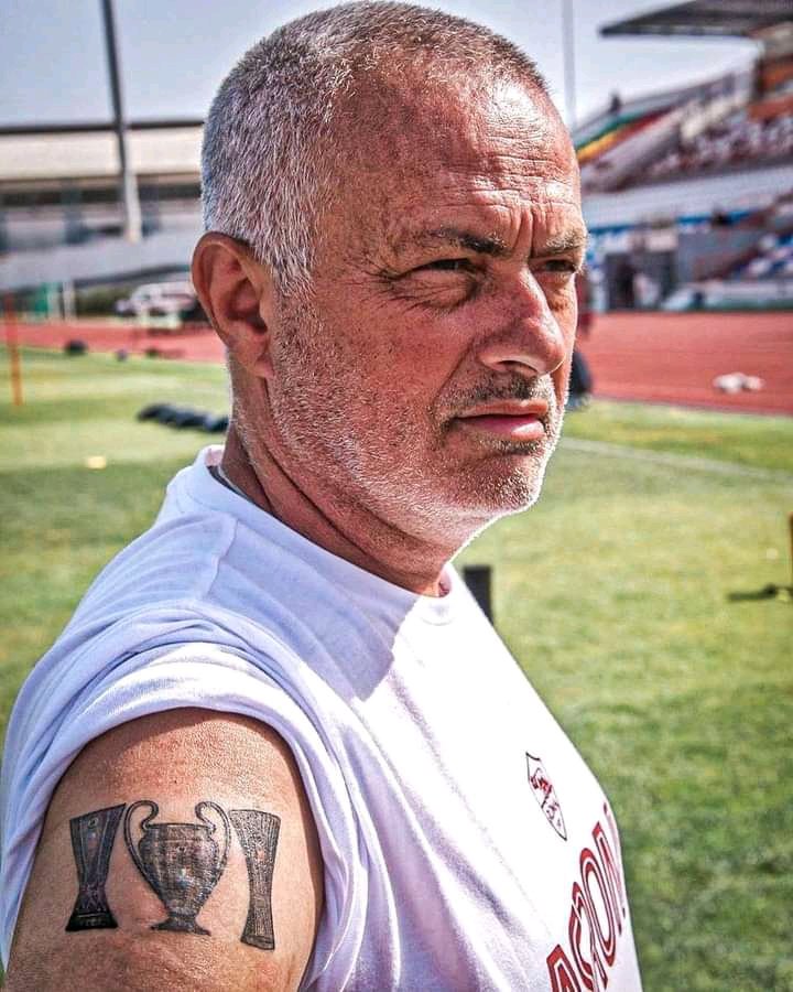 wrag03's tweet photo. Pov: José Mourinho is the only coach that win it all in Europe 🏆🏆 🏆 https://t.co/4U50BCrdV8