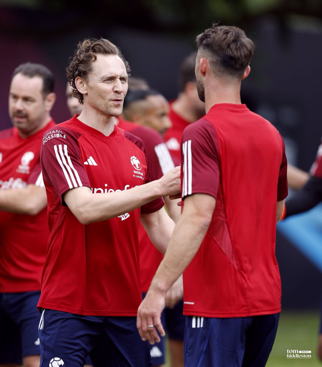 📸 ATUALIZAÇÃO DA GALERIA: 06/06 | Soccer Aid For UNICEF 2024 Training - Day 1

🖇️ tomhiddleston.com.br/galeria/thumbn…