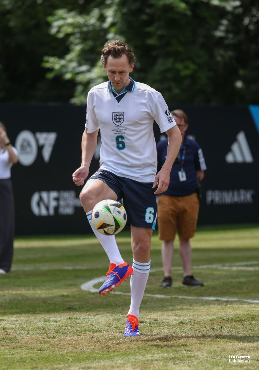 📸 ATUALIZAÇÃO DA GALERIA: 07/06 | Soccer Aid For UNICEF 2024 Training - Day 2

🖇️ Veja mais fotos: tomhiddleston.com.br/galeria/thumbn…