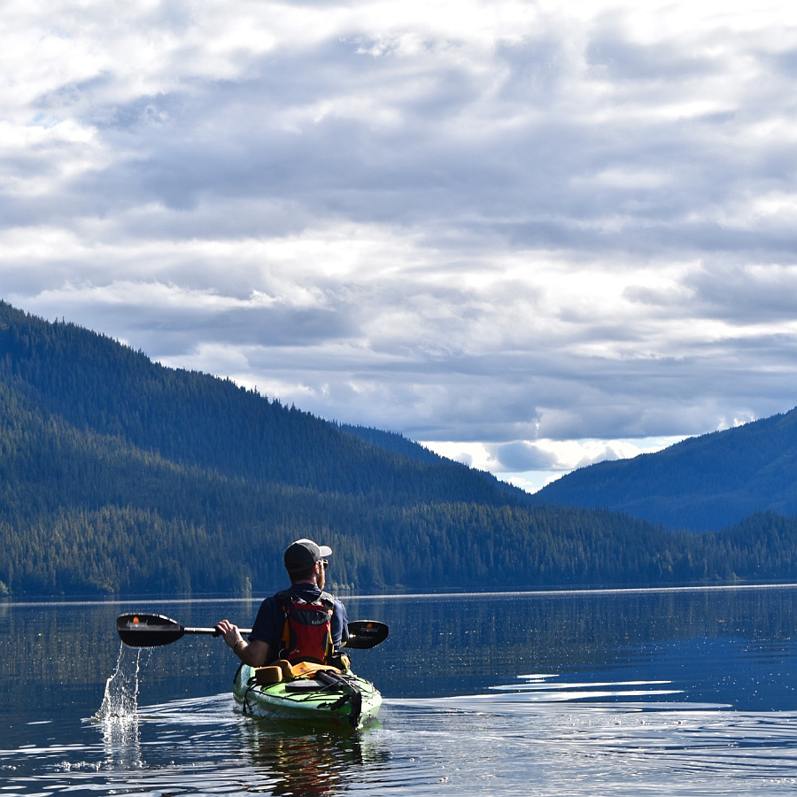 UofMDining's tweet photo. Whether you’re walking, running, biking or kayaking, take time to appreciate and celebrate the great outdoors! For national #getoutdoorsday - find your favorite peaceful spot and soak it all in. #greatoutdoors #gooutside https://t.co/LGupD67jfx