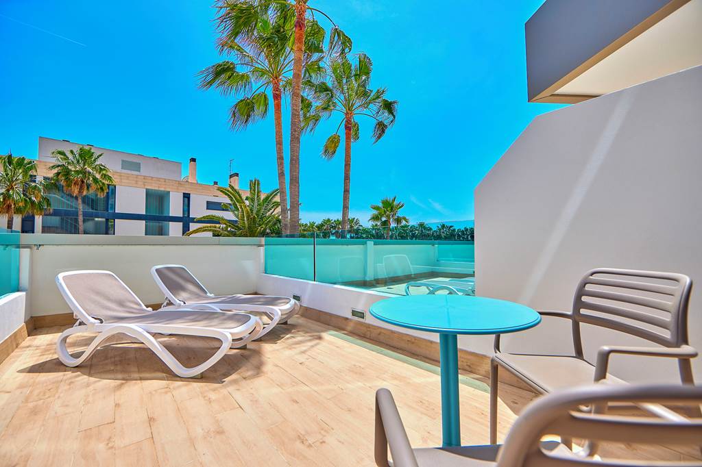 Adult Only Summer Sun  - 4* Tomir Portals Suites

🌞☀ Get ready for a sun-soaked, adult-only summer getaway! 🌴
🌊 Escape to the stunning 4* Tomir Portals Suites in Majorca, where you can indulge in relaxation a.....

 - View Further Details :: link.viewtrip.co/MvMS