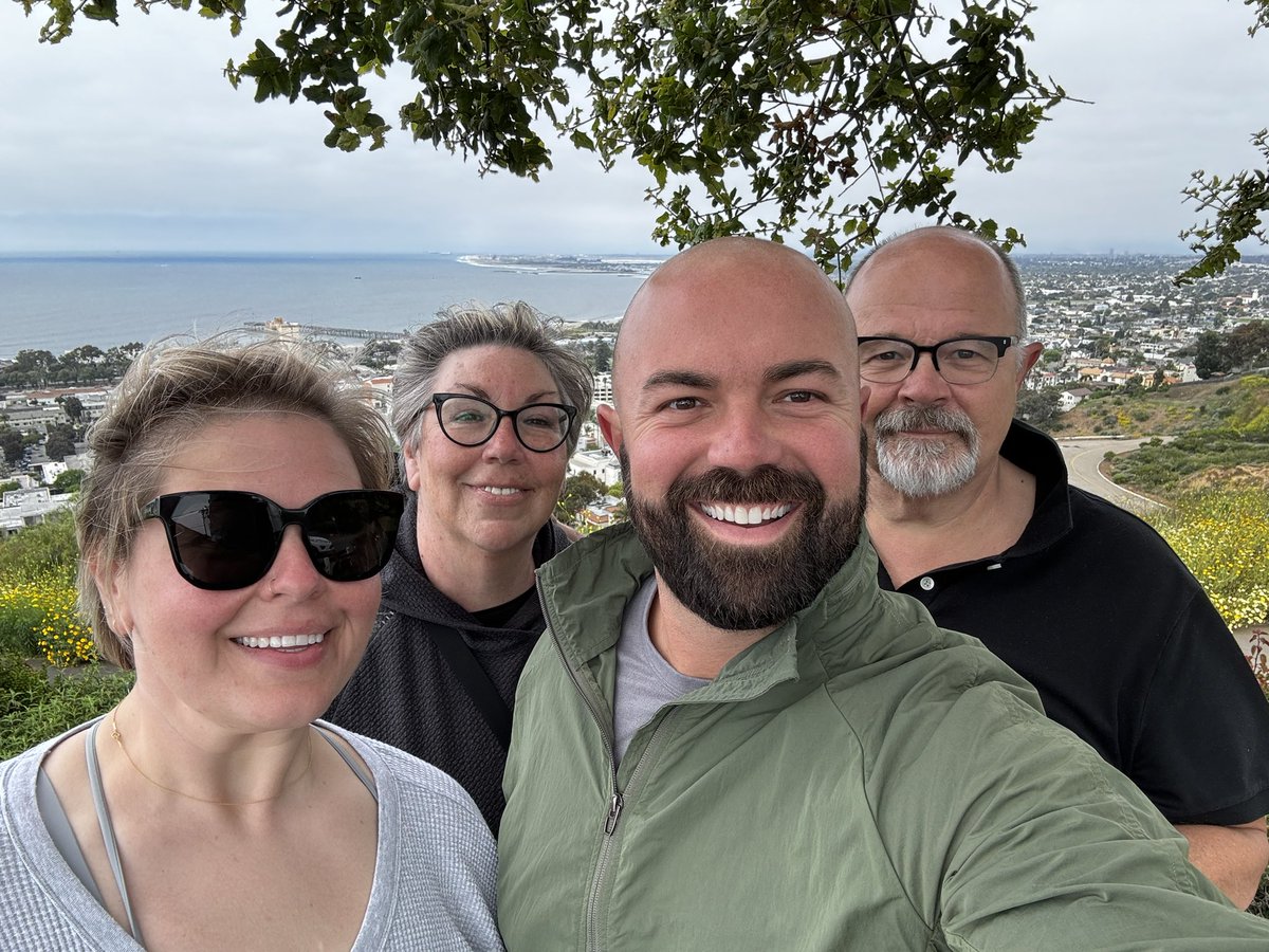 and just like that…

<a href="/askmatthewj/">Matthew Jacobs</a> moves to Chicago…

<a href="/kejacobs1231/">Kim Jacobs</a> <a href="/iamjrushjacobs/">Jen Biggest Loser 11</a> Toby and I move to <a href="/VisitVentura/">Visit Ventura</a> 

our family philosophy is always in play… “this or something better” 

and for right now “this” for all of us… is the best!