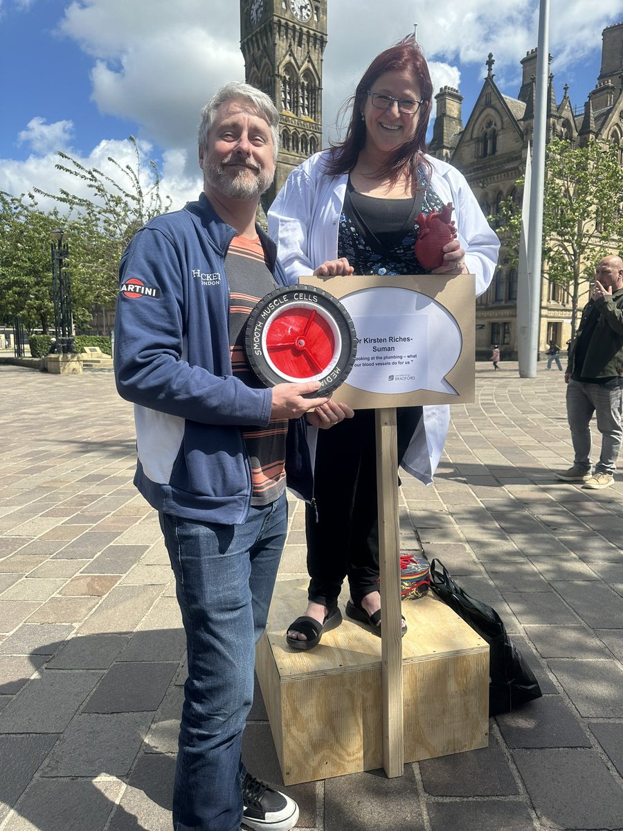 I had an awesome time with <a href="/SoapboxScience/">Soapbox Science</a> <a href="/SBradford2024/">Soapboxscience Bradford2024</a> talking all about blood vessels, in the heart of Bradford city centre 😍