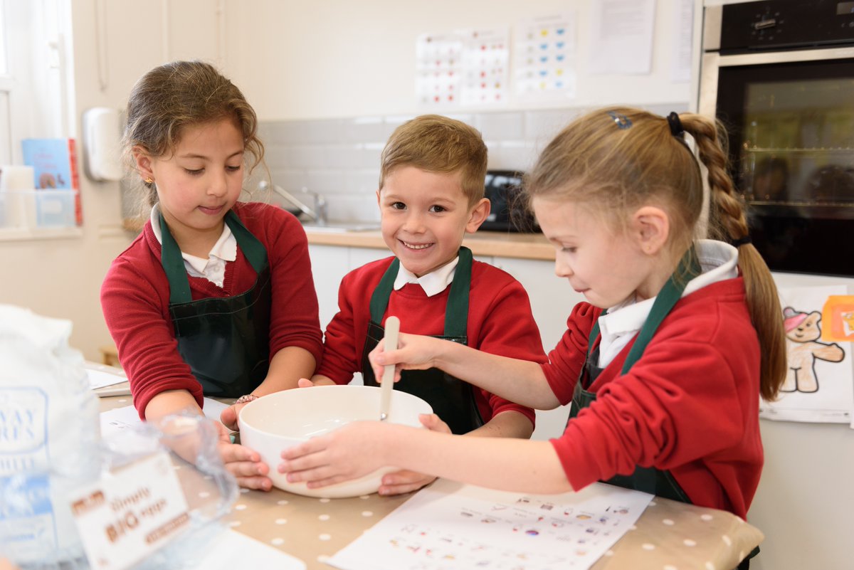 cardiffcouncil's tweet photo. 📚During a recent visit to Rumney Primary School, Estyn has commended the school’s commitment to creating a safe and caring atmosphere for its pupils, with areas needing improvement  identified to ensure all pupils reach their full potential. More here ☞https://t.co/s89mJSOJHC https://t.co/Tg4YxH72bk