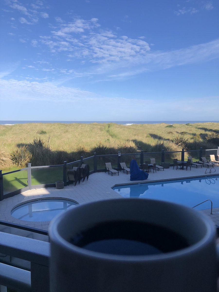 tffinance22's tweet photo. Morning coffee at the beach. 

Trying to compete with @DreamDividend 🤣 https://t.co/G5xKPpdPJi