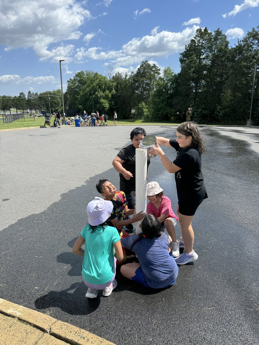 Julianne Moore tweet media