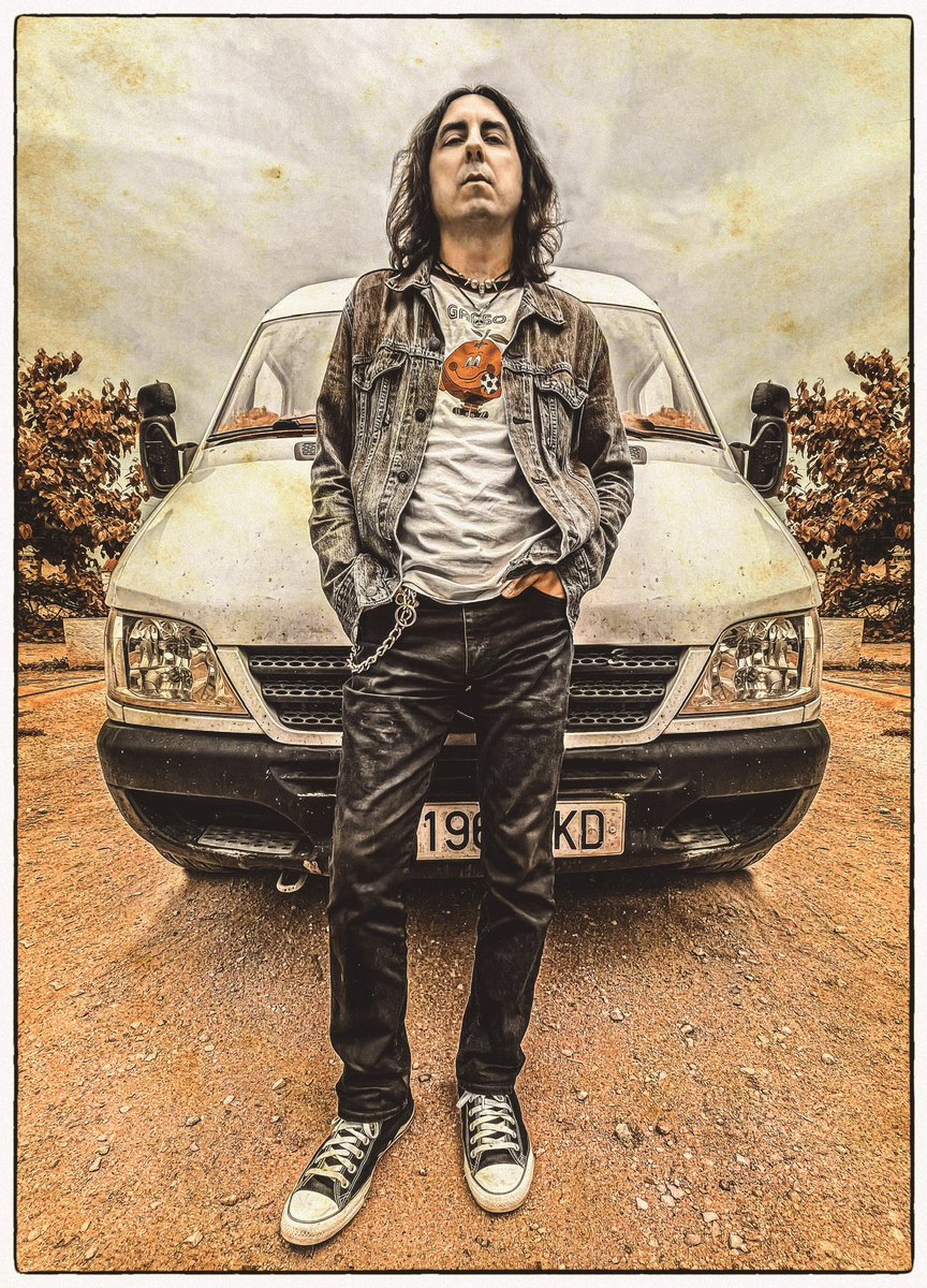 Grabación del vídeo de Ricky Rock. 
Antonio Elzaurdia on fire.
High voltage, Rock n' Roll.  
¡Que ruede La Esfera!
 
(Foto de 2112 Producciones)

#dobleesfera #LaNuevaEraDelRock #rickyrock #2112producciones