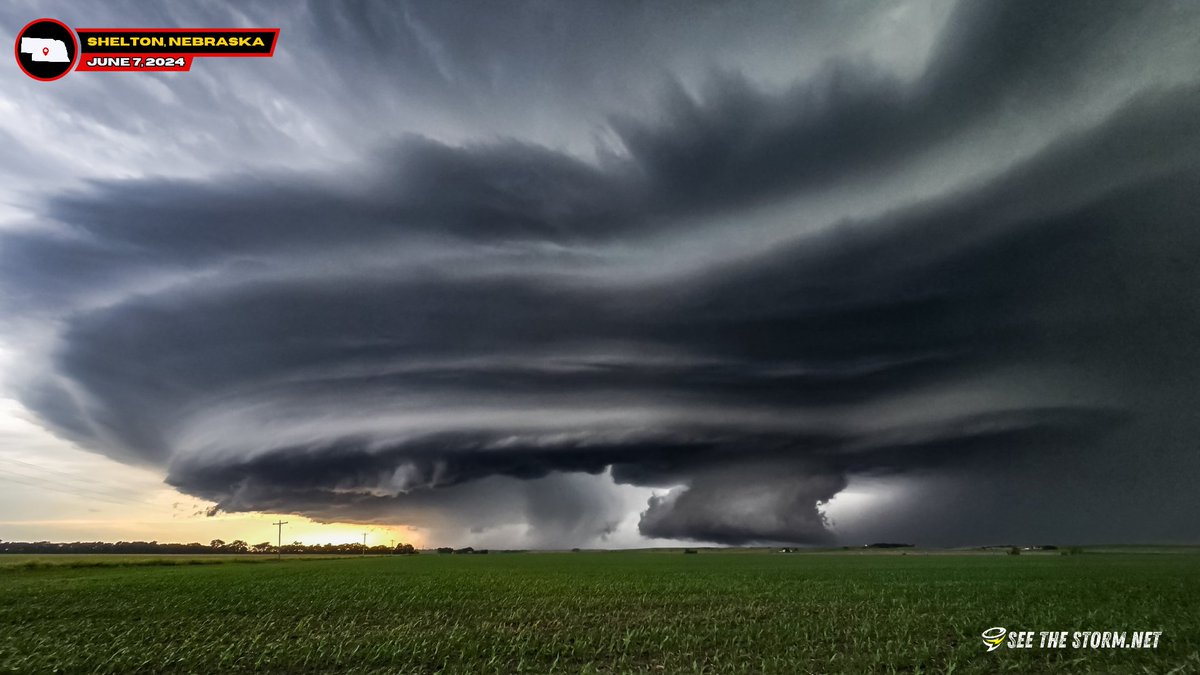 VinceWaelti's tweet photo. This pretty storm was strong enough to prompt a tornado warning yesterday in Nebraska https://t.co/L8Vvbz79PR