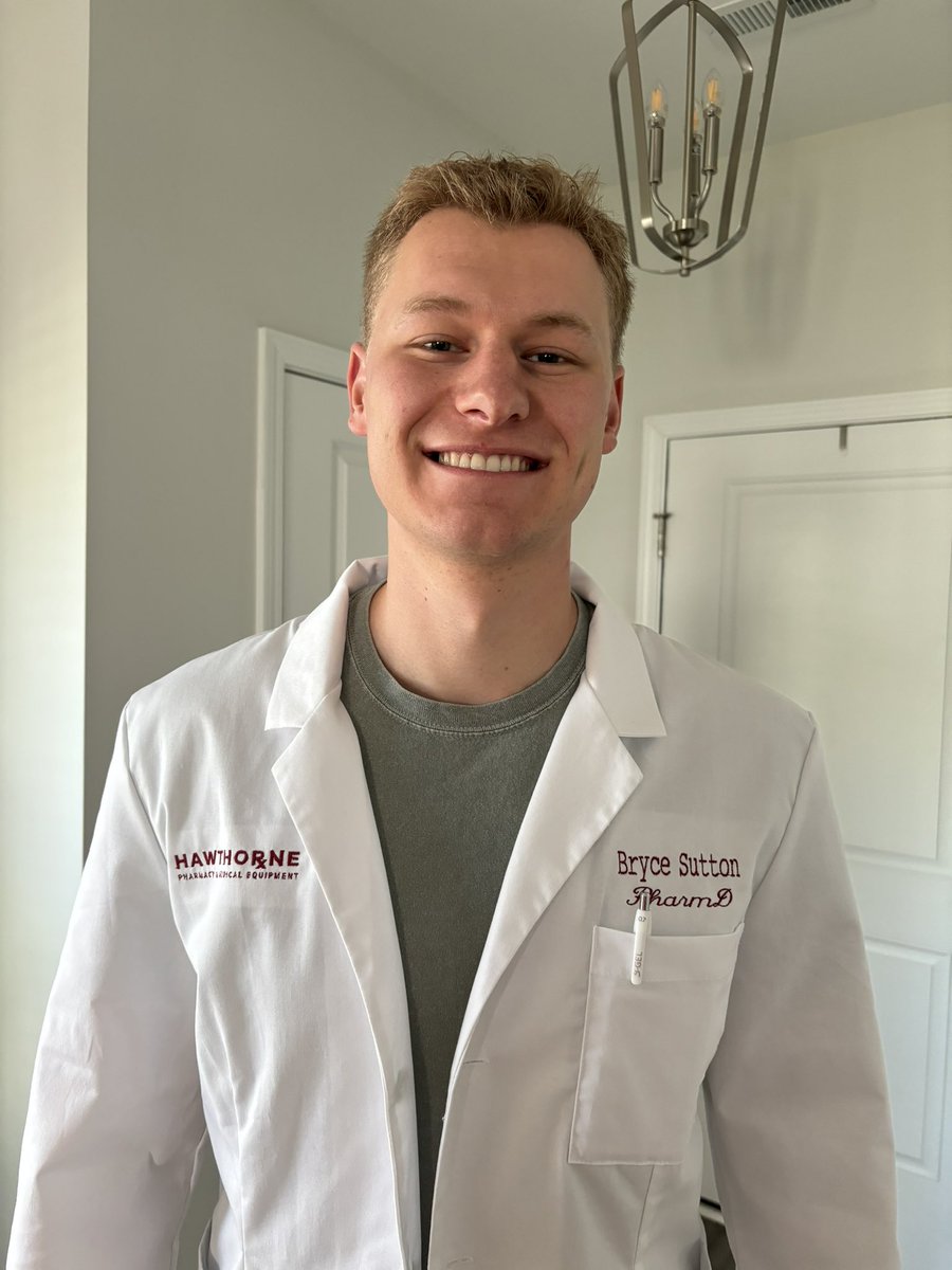 DarylChandler's tweet image. Made a quick trip to Columbia on our way back from the beach to see Madison and Bryce! So happy for Bryce for passing all his exams and is now officially a licensed pharmacist!