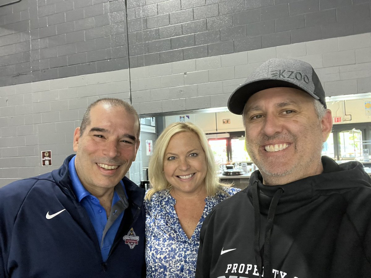 kzoomomof2's tweet photo. The hockey world is small. And awesome. My fave broadcast team BY FAR has always been @ShireenRinkside @DStarmanHockey and @benholdenpxp - the A Team and Bronco Hockey’s #magicpotion back in the day. Today, Thom got to visit with 2/3 @MuskegonJacks main camp 1 https://t.co/5N1UXNQXww