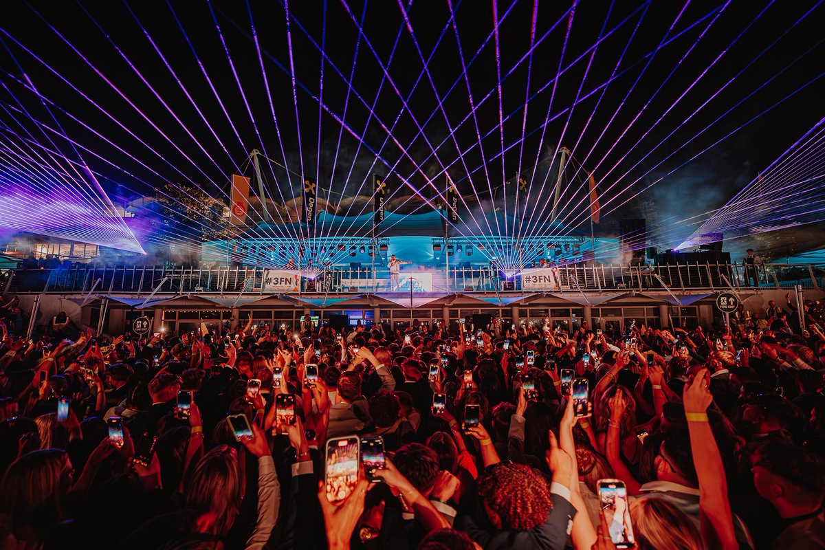 Goodwood_Races's tweet photo. Wow! @CraigDavid you didn’t disappoint. 

Three Friday Nights presented by @DegenDistillery is back! 💥 🔥 

#3FN #GoodwoodRaces #CraigDavid #HorseRacing #GoodwoodRacecourse https://t.co/ylTdQLXdzA