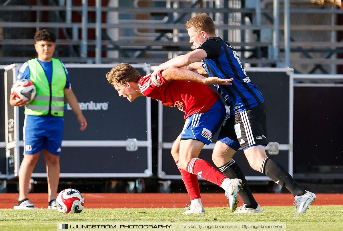 IFKSkovdeFK's tweet photo. 🔵| Imorgon har IFK chansen att gå upp i serieledning.

Söndag klockan 14:00 blåser domaren igång ett Skaraborgsderby på Södermalms IP. IK Gauthiod gästar  och vid seger går IFK upp i serietopp.

#ifkskövde🔵⚪ https://t.co/CMKs9MLkx9