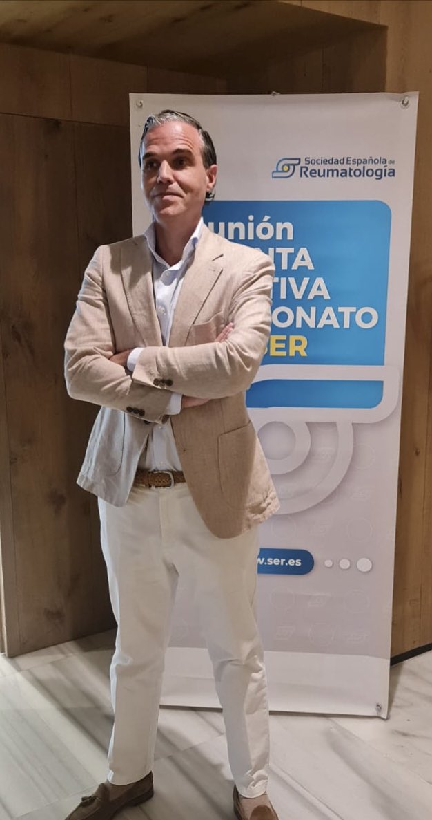 Madre mía qué equipazo tengo. Lo mío no es una junta/ patronato, lo mío es un lujo de compañeros comprometidos y obsesionados con mejorar la especialidad y a la <a href="/SEReumatologia/">Soc.Esp.Reumatología</a> 
Así da gusto!!! Mil gracias!!!