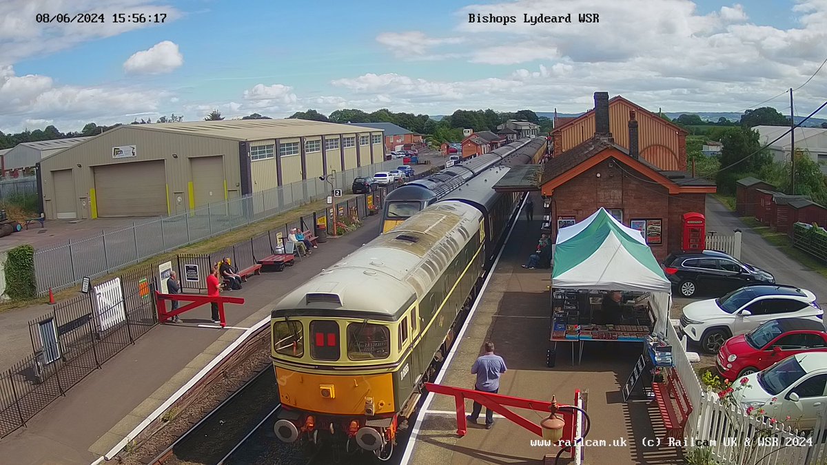 railcamlive's tweet image. A quick Saturday afternoon check in at the @WSomRailway Summer Diesel Festival sees @GWRHelp #HST into action alongside #Class33, #Class46 &amp;amp; #Class20

@WizzerTweet @wsrdepg