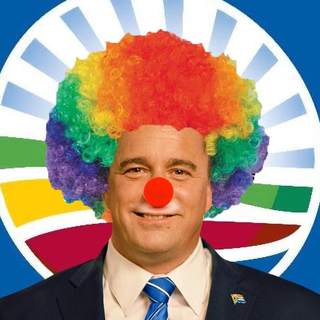 Chrispoes's tweet photo. THIS CLOWN wants to divide south africans!!! his racist and he wants south africans to earn below minimal wage #DoomsdayforDA
#StopTheDA https://t.co/2tRy3IhfRQ