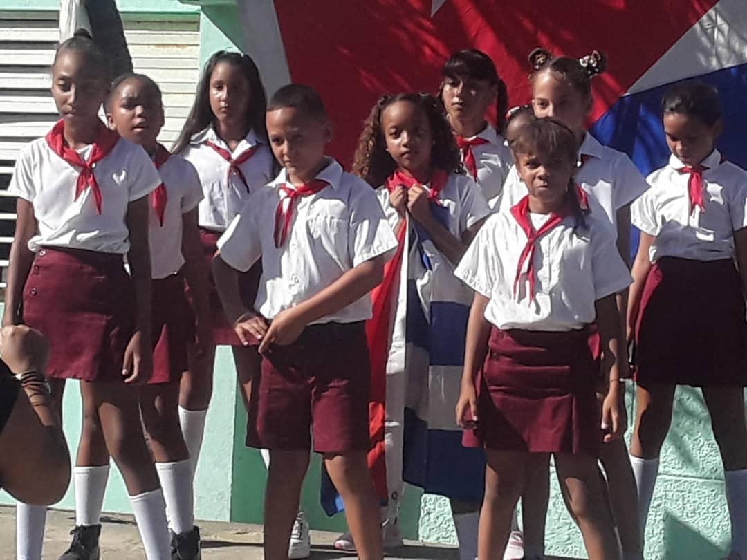 ChabeliAre1's tweet photo. #OPJMCuba sigue homenajeando a los combatientes del Ministerio del Interior con la premiación del concurso El MININT y Yo y esta vez desde el Colectivo Pioneril Manuel Sanguilí,#SantaCruzdelNorte en #Mayabeque.#63Minint #UJCdeCuba @OPJMCuba @DiazCanelB @DrRobertoMOjeda @UJCdeCuba https://t.co/Mai29D02Hi