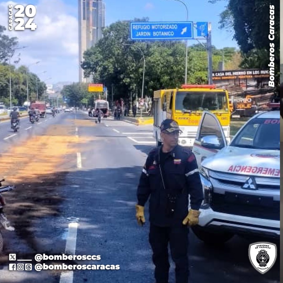 #08Jun Efectivos de los <a href="/BomberosCcs/">Bomberos de Caracas</a> controlaron un derrame de combustible en el pavimento de la autopista Gran Cacique Guaicaipuro, adyacente al Jardín Botánico de Caracas, #PrecauciónVial a los conductores que vayan a transitar por la autopista.
 <a href="/NicolasMaduro/">Nicolás Maduro</a>
<a href="/CeballosIchaso1/">@FuerzaDinamica Remigio Ceballos Ichaso</a>