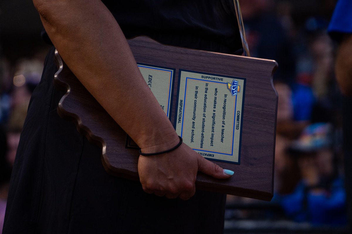 🐐

Before the first pitch last night, the <a href="/IHSAA1/">IHSAA</a> honored Coach Habegger with the 𝐂𝐡𝐚𝐦𝐩𝐢𝐨𝐧 𝐄𝐝𝐮𝐜𝐚𝐭𝐨𝐫 award!

There is no other more deserving.