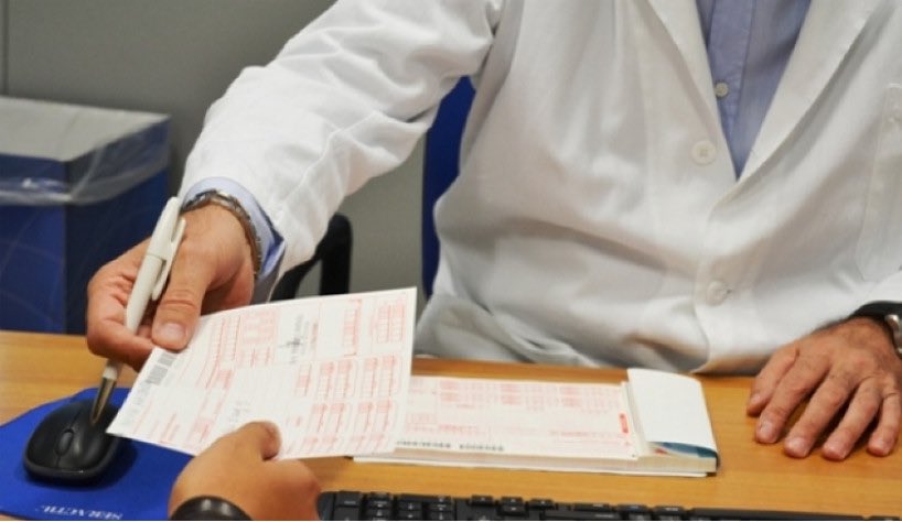 SardegnaCisl's tweet photo. Ledda (Cisl Sardegna) e Farina (FNP Sardegna-Pensionati): «Necessario e urgente che la Regione emani provvedimento per difendere l’esenzione dal ticket per le famiglie con anziani. Elevare limite reddito familiare a 40.000€».
Iniziative concrete a favore delle fasce più deboli. https://t.co/vqGS2AGNNn