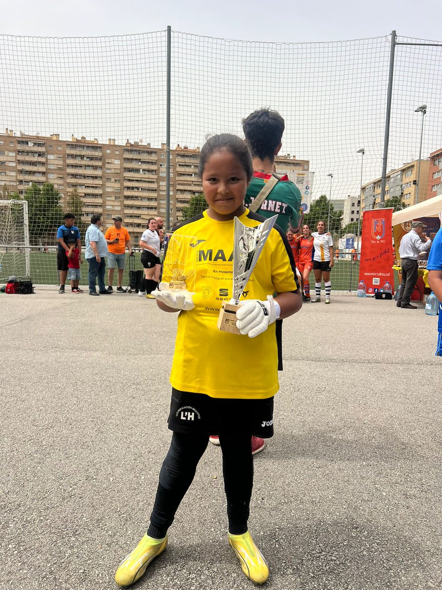 U.D. Unificación Bellvitge (@unibellvitge) on Twitter photo El Alevín Femenino de la Uni ha participado en la jornada de este sábado en el torneo del <a href="/SEMercatNou/">Mercat Nou Magòria</a> 👏🏻
⭐🧤 Karima ha sido designada mejor portera de la competición 👏🏻☺️
¡Enhorabuena chicas por vuestro trabajo! 💪🏻
#VamosUni | #Bellvitge | 🔵🔵 El Alevín Femenino de la Uni ha participado en la jornada de este sábado en el torneo del <a href="/SEMercatNou/">Mercat Nou Magòria</a> 👏🏻
⭐🧤 Karima ha sido designada mejor portera de la competición 👏🏻☺️
¡Enhorabuena chicas por vuestro trabajo! 💪🏻
#VamosUni | #Bellvitge | 🔵🔵