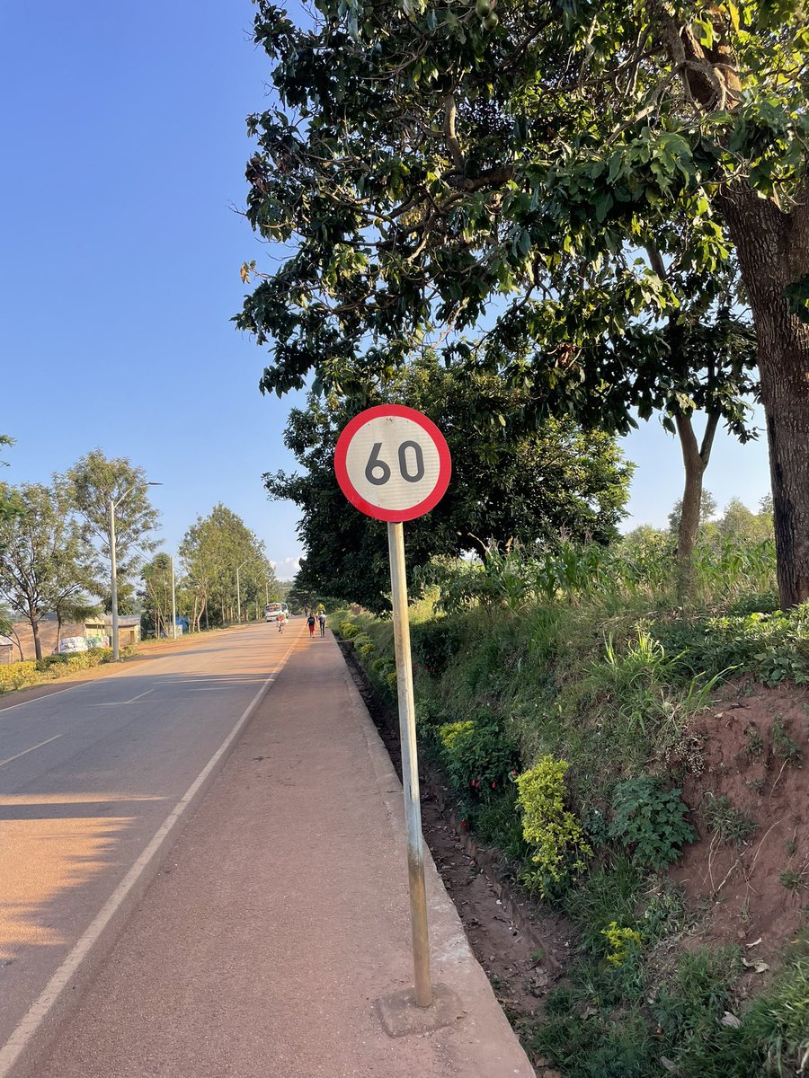 KabagambeI's tweet photo. TUJURIRE URUBANZA RWA MOBILE/HIDDEN SPEED CAMERAS
Senator Evode yaburaniye abashoferi. Reka nigire advocate mburanire RNP.
1. Niba twemera kutarenza umuvuko icyapa kerekana, nigute twavuga ko gufatwa na camera tutereretswe bidakwiye?
2. Ese warabujije umwana kureba television mu masaha ya home work ariko ukajya ubwirwa na domestic staff ko boy atabikurikiza, ushaka kumufatira mwikosa wagera kuri gate ukavuza ihoni?
3. Income ituruka mu mande ducibwa twarengeje umuvuduko wemewe niba yunganira RNP budget hari iribi?
I SUBMIT