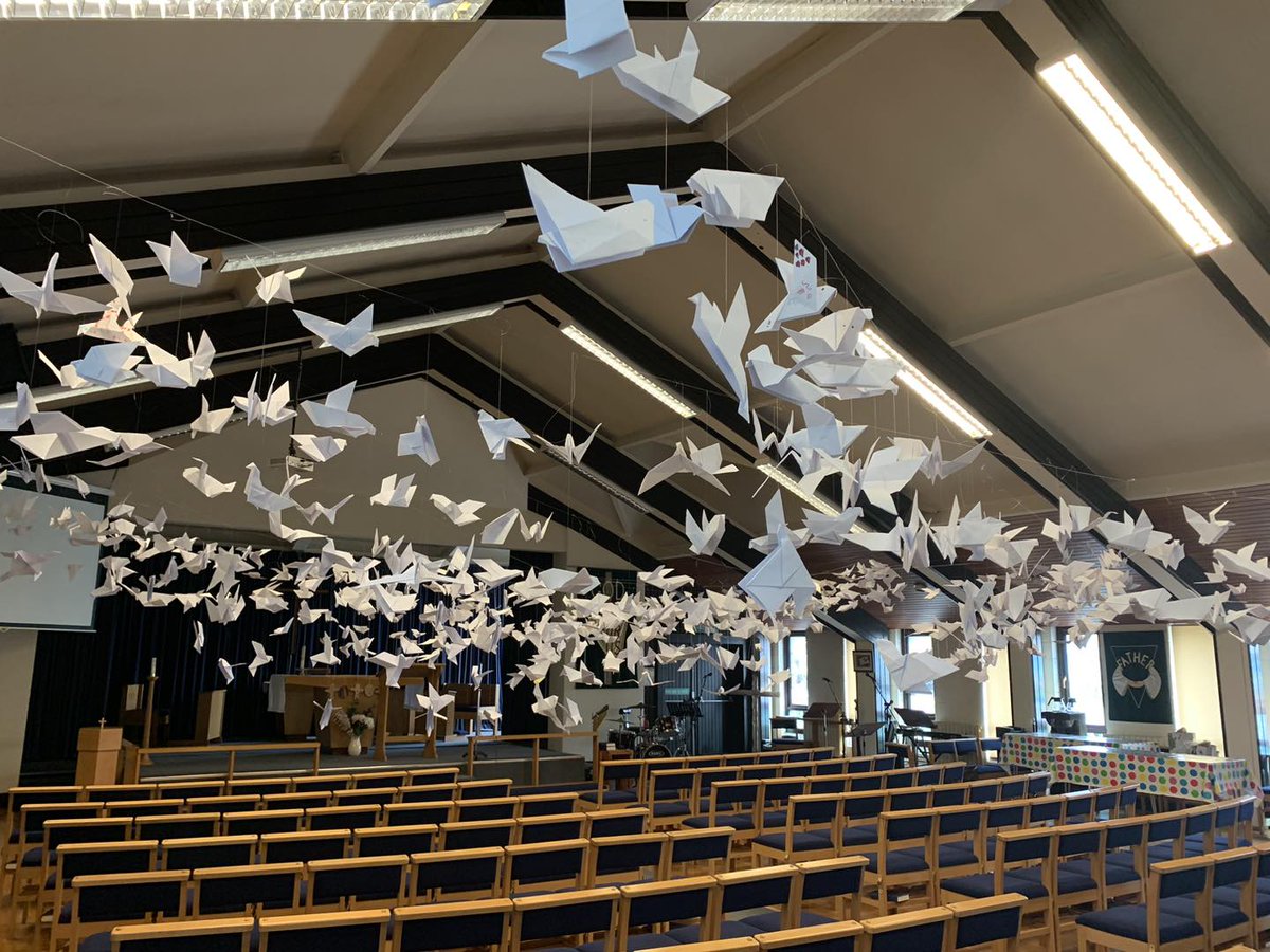 WestonFed's tweet photo. Pupils of Weston Infant and Junior Academies were invited to take part in a local Peace Dove Project led by the local churches.  Pupils made their own individual origami doves and were encouraged to reflect on their hopes for peace in the world:
https://t.co/aR1g1Yhbnb https://t.co/KCtNpncJBt