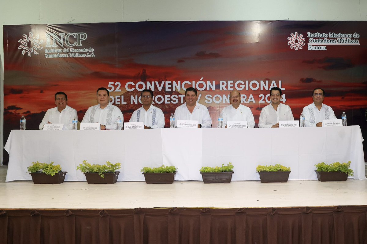 buengobiernoson's tweet photo. Presente el Contralor General @elmemonoriega en la inauguración de la 52ª Convención Regional de Contadores Públicos del Noroeste “Sonora 2024”, en San Carlos, Guaymas.

La #TierraDeOportunidades avanza junto a la capacitación de las y los profesionales. https://t.co/5f6irZS4BA