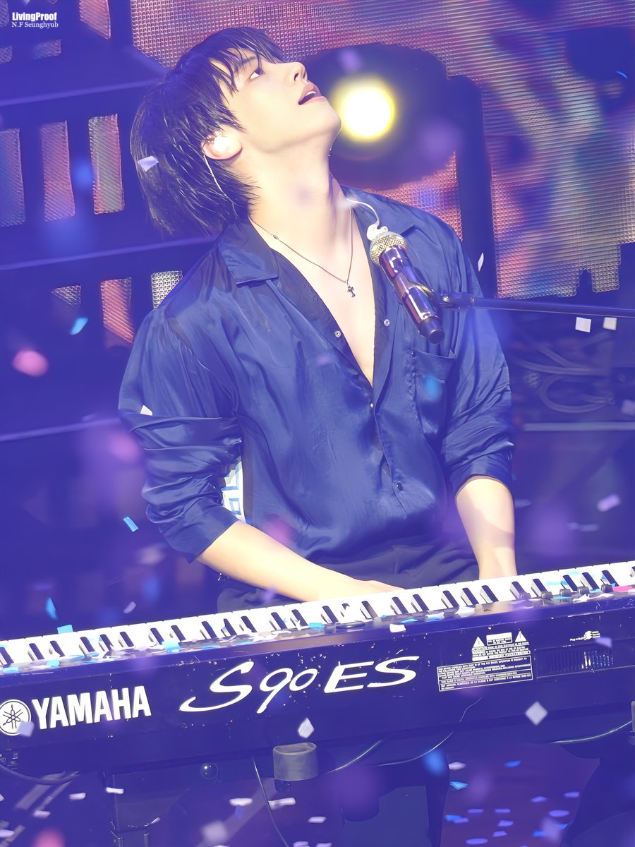 NF_LivingProof's tweet photo. 240608
N.Flying LIVE ‘HIDE-OUT’ 
DAY 2🔦

#NFlying #엔플라잉 #HIDE_OUT
#이승협 #승협 #LeeSeungHyub https://t.co/nRECyJTdy0