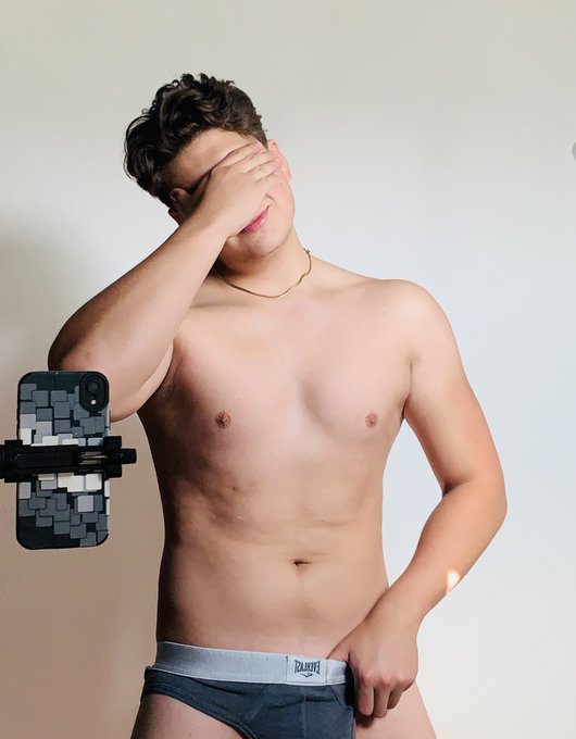 Ven a ver la sesi&oacute;n completa 🙂&zwj;↕️😋  https://t.co/SgouNxZNAY https://t.co/X9bjfymkBV