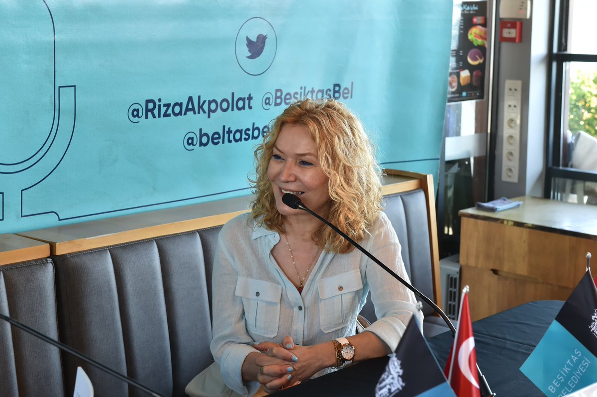 beltasbesiktas's tweet photo. Beltaş Kitap Kafe’de imza ve söyleşi etkinliğine katıldık.
Bu keyifli söyleşi için konuğumuz @aylinbendiss ‘e teşekkür ederiz. https://t.co/gDjQCnV8Sa