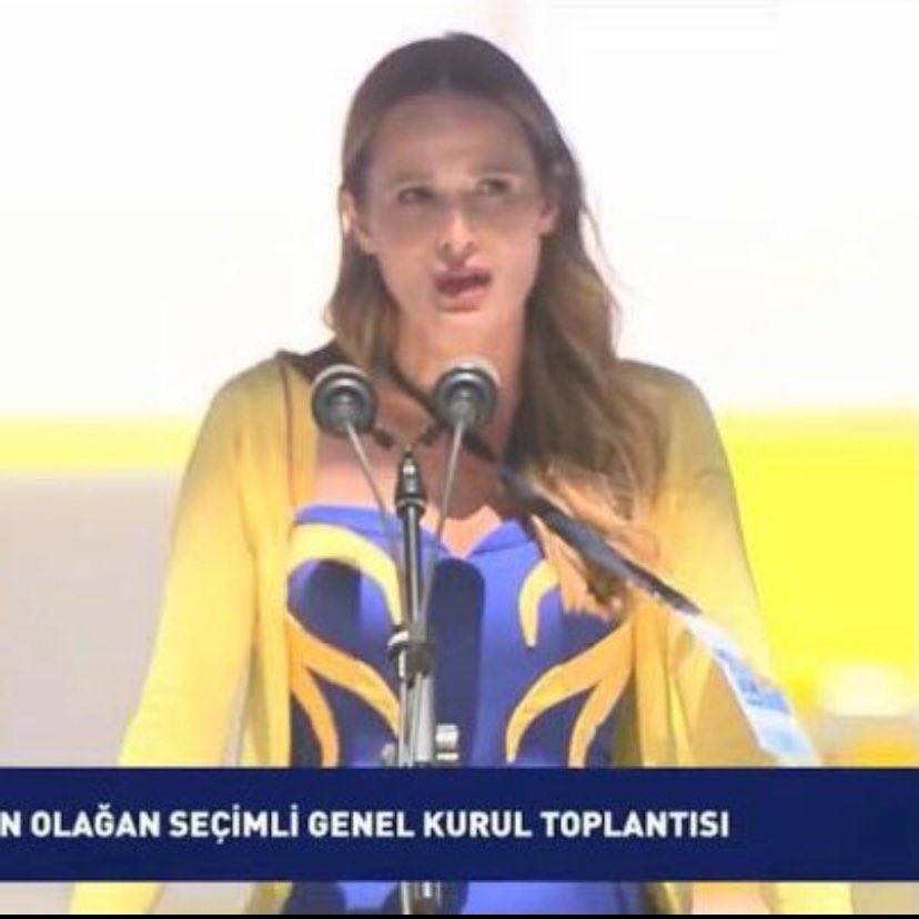 SercanSerci2's tweet photo. Vefa Küçük’ün “Kıyafetine kandık söz verdik nokta nokta diyip hakaret ettiği” dediği Göksun Çam Bundan Sonra Kırmızı Çizgimizdir ! Saygıyla  Ayağa Kalkıp Alkışlıyorum Hanım efendi 👏 https://t.co/sUxhVFYgQB