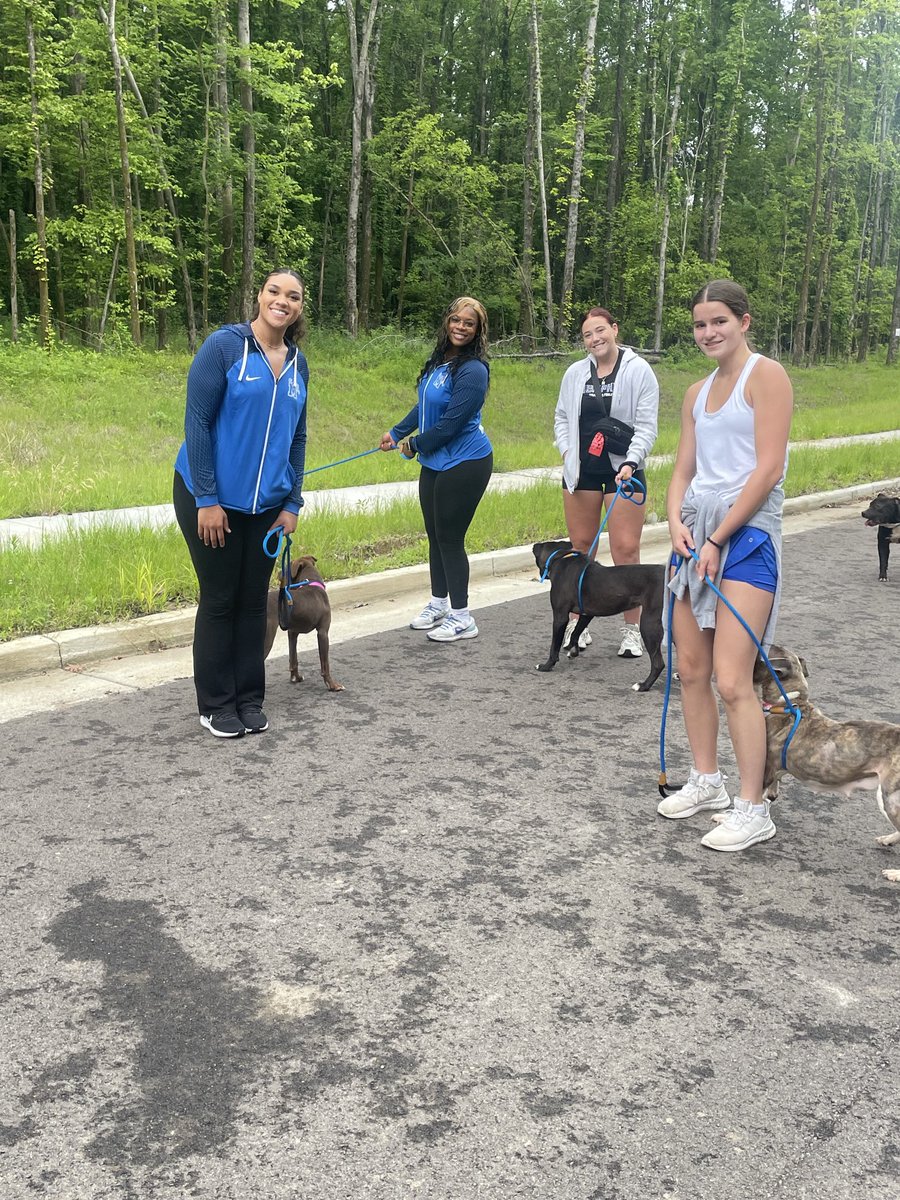 jeankrob's tweet photo. Maret &amp; I went to ⁦@AdoptMas⁩ for Walk Me, Mane. It was great to see so many student athletes from ⁦@TigersAthletics⁩ exercising the many shelter dogs awaiting adoption. Enjoyed talking with Jasmin and Madison from ⁦@MemphisVBall⁩ and their T&amp;F friend. https://t.co/2ZkxW6rsct