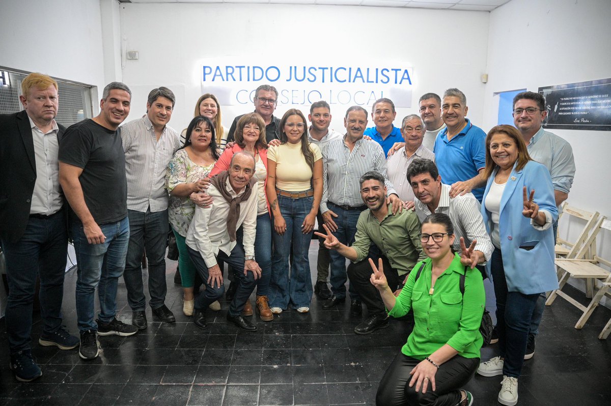 ¡La unidad de todo el movimiento es clave! 🙌🏻
Nuestro presidente del partido, @ricardocquintela acompañó a toda la dirigencia de Chaco en la inauguración de la Unidad Básica del partido Justicialista en Barranqueras.