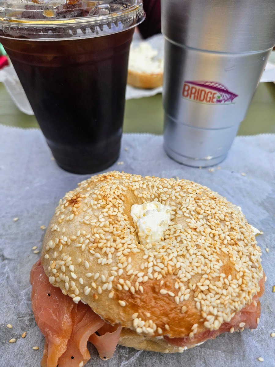 Perfect way to start the weekend was supporting @fearmke thru <a href="/socialxmke/">Social X</a> Run the Yard and @rubysbagelsmke while embracing the beauty  of @mauriciopaints mural.  #visitmke #bridgethegap