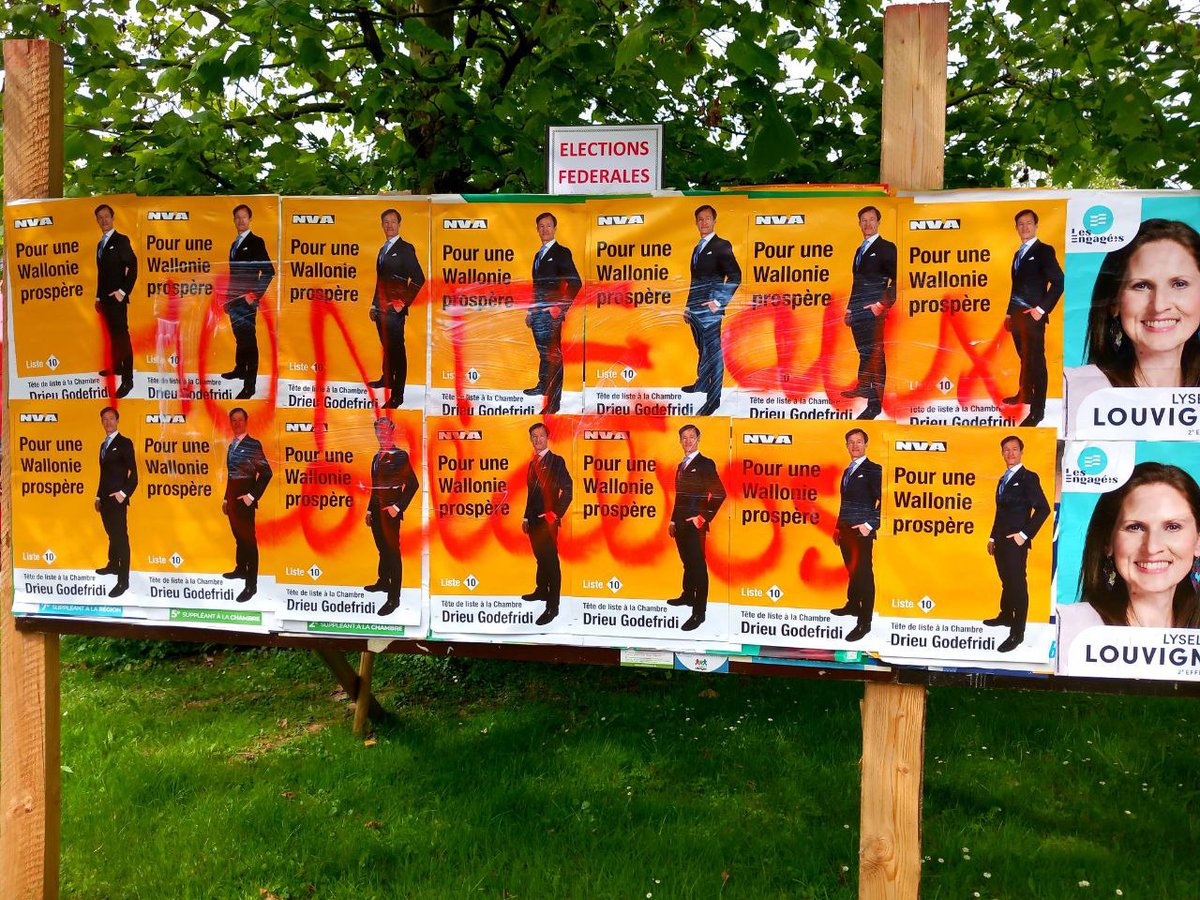 DGodefridi's tweet photo. La haine débilitante de militants écologistes, jusqu'au bout "Honte aux collabos!" (sic, ce jour). Notre réponse courtoise et joyeuse, jusqu'au bout👍😁☀️💪 Votez bien. #WallonieProspère #Liste10 pour un vrai changement. https://t.co/VOjjjrg3xK