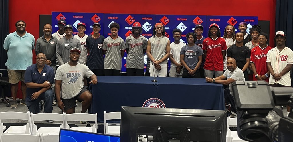 MoCoNikeRBI's tweet image. We thank the @Nationals and @CJAbrams01 for allowing @MoCoNikeRBI to participate in yesterday’s event‼️
😊
We appreciate all the support that you’ve given to our players and are 💯% sure that they will always cherish this moment.

#Natitude