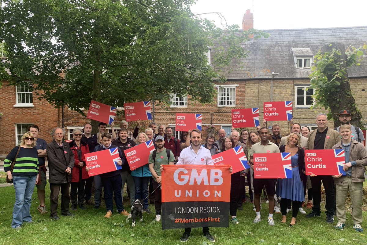 GMBPoliticsLDN's tweet photo. Great turnout for @chriscurtis94 in MK North for our @GMBPoliticsLDN campaign day. https://t.co/88HVtTSd81