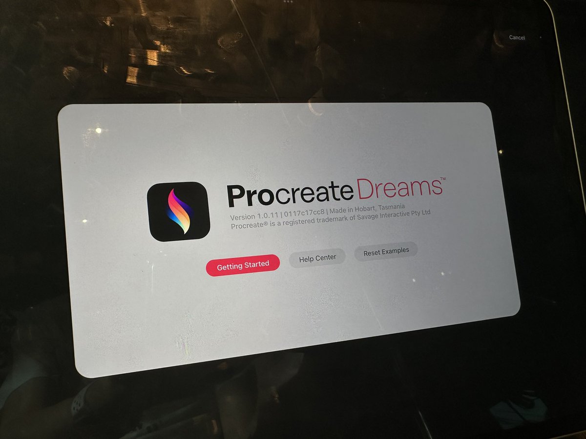 asuka111's tweet photo. Procreate Dreams in MV Production

ยาวหน่อยนะคับ

Dreams เป็นแอปที่คล้ายโปรครีเอท คือถอดเครื่องมือที่เราชินออกไปแล้วเน้นอันที่จำเป็น + เปลี่ยนวิธีการทำงานใหม่ซึ่งต้องทำความคุ้นเคยพอสมควร ผมที่ชินกับโมชั่นมาก่อนก็เกาหัวพอควรแต่พอเข้าใจแล้วเรียกได้ว่าลื่นไหลมาก คนที่ไม่เคยทำโมชั่นเลยก็สามารถสร้างงานได้อย่างรวดเร็วเหมือนที่ procreate เคยทำ

จุดที่ประทับใจที่สุดคือระบบ Timeline ที่ใช้ง่ายมากและไม่สะดุดเลยแม้ว่าจะทำงานแบบ 4K การออกแบบ UX เล็กๆน้อยๆ เช่น การเล่นเฉพาะช่วงที่ซูมเข้าไปเท่านั้นเป็นอะไรที่โคตรจะเมคเซ้นส์ หรือการใช้ Apple Pencil เพื่อเลือกส่วนที่อยากแก้ไขในไทม์ไลน์ก็เช่นกัน

หลายส่วนที่ควรปรับปรุงก็เยอะแม้ว่าจะมี workaround แต่มันไม่ควรจะเป็นแบบนั้น เช่น การเคลื่อนย้ายเฟรมจำนวนมากทำได้ยาก (ต้องกรุ๊ปก่อน) จุดที่เพนสุดๆคือปรับบรัชไม่ได้เนี่ยแหละต้องเอาบรัชเข้ามาจาก procreate เท่านั้น นอกนั้นก็เป็นเรื่องบั๊กที่ crash บ่อยมากตอนที่ใช้ แต่ตอนนี้อัพเดตมาสองสามรอบก็ดีขึ้น

พูดถึงการทำงานร่วมกับ procreate นั้นสำหรับสายวาดที่ใช้อยู่แล้วและอยากลองเริ่มทำโมชั่น สามารถลากไฟล์เข้ามาได้ทันทีโดยที่เลเยอร์จะมาด้วยเลย ถ้าแบ่งเลเยอร์ไว้ดีๆก็สามารถทำโมชั่นต่อได้สะดวกรวดเร็วมากและถ้าไม่คุ้นเคยกับการทำ key frame ก็สามารถใช้ฟีเจอร์ Perform เพื่อบันทึกโมชั่นที่เราขยับเองได้เลย -- ผมใช้ทำกล้อง handheld ตอนทำ animatic โคตรไว!

ใน MV Libra ช่วงบทสวดเป็นจุดที่เริ่มทำอย่างแรกเลย ภาพในหัวชัดเจนว่าอยากให้แตกต่างจากเนื้องานส่วนอื่นๆที่เป็น 3D ก็เลยคิดว่าอยากทำโมชั่นกึ่งๆ frame-by-frame ขึ้นมากโดยที่เน้น Visual แรงๆ เนื่องจากข้อจำกัดด้านแรงงานซึ่งมี 2d animator คนเดียวก็เลยพยายามทำน้อยได้มาก -- เลยออกมาเป็นเน้นอนิเมชั่นพื้นฐาน (bouncing ball ทำลูกตา) + วาดเอฟเฟคแบบ Straight-ahead ที่ความถี่ต่างกัน (on1,on2,...on5) จุดที่เติมนิดเติมหน่อยแล้วภาพ KV นิ่งจะดูไม่นิ่ง เช่น ควัน แสง ฯลฯ และสไตล์ภาพคิดว่าแบบกึ่งรัฟอนิเมชั่น + ทีแปรงหยาบๆน่าจะเหมาะและทำได้ไวกว่าการทำคลีนอัพซึ่งกินแรงงานเยอะครับ

เคยมีคนพูดว่า Procreate Dreams ไม่เหมาะใช้งานจริงนั้น? -- ก็พอจะสรุปได้ว่า ไม่เหมาะสำหรับงาน production ที่ต้องมีการปรับเปลี่ยนตลอดเวลาและต้องมีการทำงานกับหลายๆฝ่าย รวมทั้งข้อจำกัดเรื่องเวลา แต่จะบอกว่าใช้ทำงานระดับ production ไม่ได้ก็น่าจะเกินไป ผมคิดว่าใช้ได้ในบางส่วนและจะค่อยๆดีขึ้นเมื่อฟีเจอร์เริ่มมาครับ

ช่วงนี้ iPad มีแอปเจ๋งๆเพียบเลย กำลังทดลองแอปสาย 3D อยู่หลายตัวไว้มีโอกาสจะมาเล่าให้ฟังนะคับและ June 10 นี้จะมีงาน WWDC ซึ่งน่าจะมีอะไรเกี่ยวข้องกับ iPadOS ที่น่าสนใจลองติดตามกันดูนะ

ส่วนงานที่ใช้ Dreams
- งาน Animatic ทั้งหมด 
- MV Libra ช่วงที่ใช้ยาวประมาณ 15-20 วิ (ท่อนสวด+ท่อนReveal)
- iPad Pro M1, ไฟล์ 4K24fps
- PV แนวตั้งที่ลง Short, TikTok

สุดท้ายฝาก MV  “Pixela Legends - Libra” ด้วยนะคับ