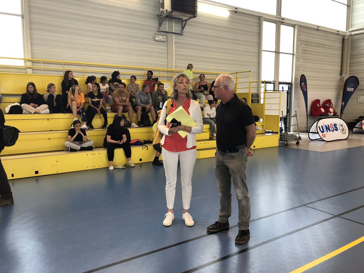 Finale du championnat de Futsal UNSS à Bar le Duc, une magnifique opportunité de montrer la vitalité du sport féminin en milieu scolaire.
<a href="/acnancymetz/">Académie de Nancy-Metz</a>  <a href="/unss/">UNSS_National</a> <a href="/Prefet55/">Préfet de la Meuse</a> <a href="/barleduc55000/">Ville de Bar le Duc</a> <a href="/deptmeuse/">Département Meuse</a>