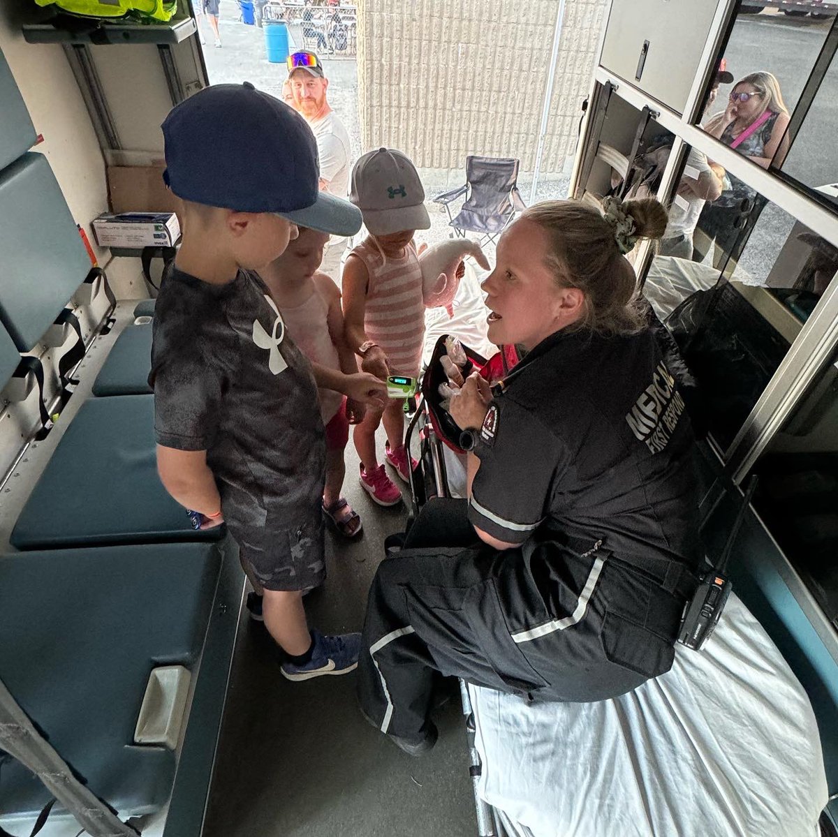 SJAElgin's tweet photo. St. John Ambulance is at the St. Anne’s Community festival again this year! Be sure to stop in and say hi if you see us!
 
Interested in joining? Send us an email: sjastthomas@gmail.com 

📸: D. Stoker https://t.co/jcfENe9JmI