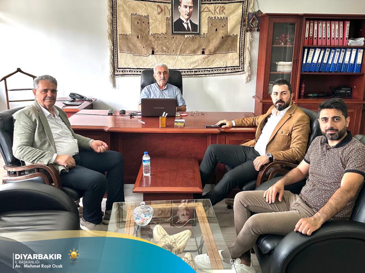 akpartidbakir's tweet photo. 📌ESNAF ZİYARETLERİMİZ

İl Başkanlığımızın düzenlemiş olduğu Program kapsamında
Esnaf Komisyonları gruplarımızdan 
4️⃣. grup üyeleri
İl Başkan Yardımcımız Ömer Uğur AYDIN,
İl Yönetim Kurulu Üyelerimiz Adnan ÖZTÜRK ve Veysel ÖZUĞUR ile birlikte ;

Yerel meslek gruplarından ( Ekspertizciler, otomobil tamircileri, oto sanayi sitesinin ) değerli esnaflarını ziyaret edip sıkıntıları hakkında fikir odaklı çözümler sunduk.

📌Yeni dönem çalışmalarımıza hız kesmeden ilk günkü aşkla devam ediyoruz.
#esnafziyaretleri #akparti