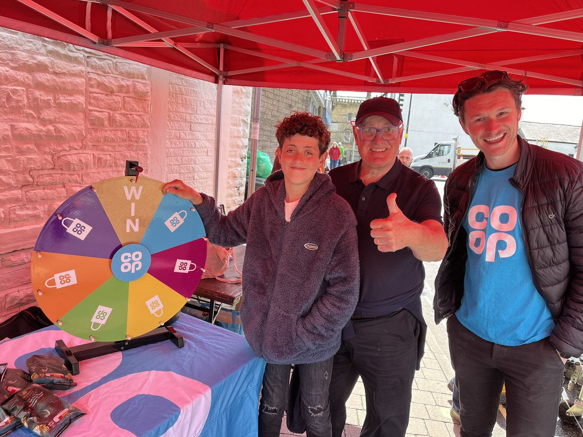 What a fantastic turn out at the annual Littleborough Food and Drink Festival so pleased <a href="/coopuk/">Co-op</a> can support such a wonderful event 🩵💙😎☀️🌮🍹

#community #food #drink