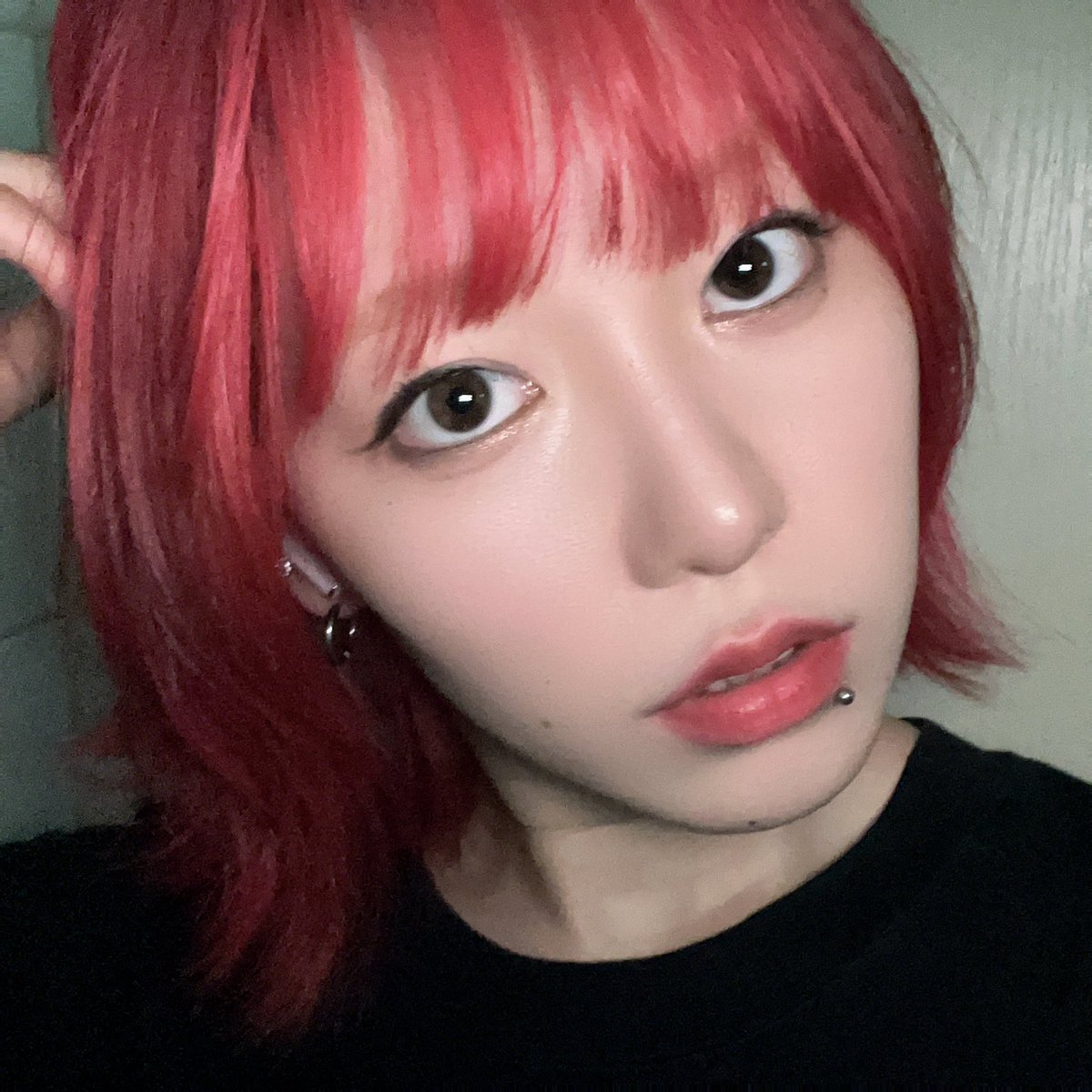 PF_Official_X's tweet photo. [#미쿠] 
요즘 뭐하고 지내?(՞ ܸ.ˬ.ܸ՞)”

#아모미 #AMoMi #アモミ 
#미쿠 #MIKU #みく https://t.co/naKxq2w82D