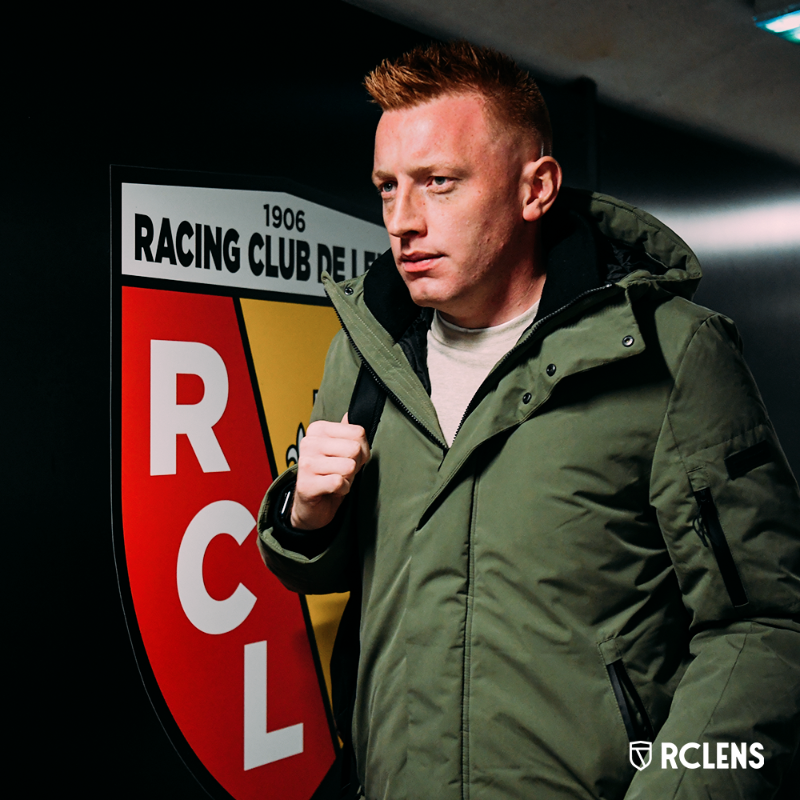 RCLens's tweet photo. Tacticien talentueux et fédérateur, Will Still s'est engagé avec le Racing Club de Lens. Le nouvel entraîneur sang et or a paraphé jusqu'en 2027. ✍️

Bienvenue dans l'Artois et la fournaise de Bollaert-Delelis, coach ! 🌋

#Still2027