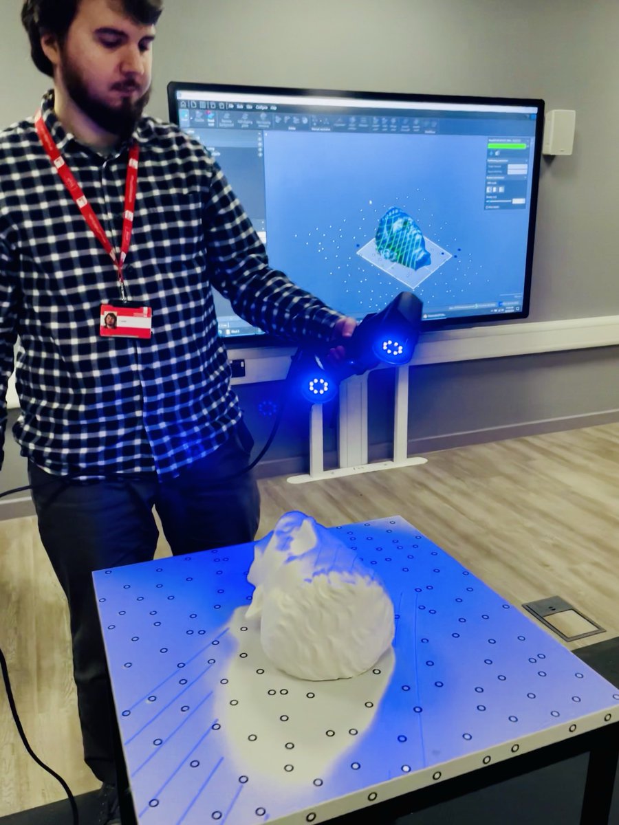Have a go at 3d Scanning today first floor Mellor building, right next to the VR suites where an excellent student project is set up ⁦@StaffsUni⁩ #StaffsOpenDay