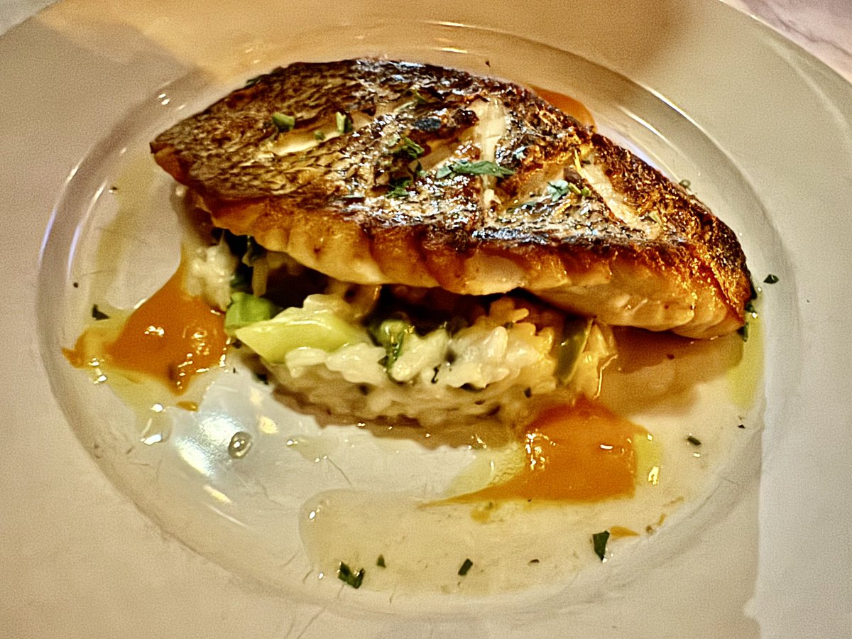 MannysBistroNY's tweet photo. Weekend fish special! Pan-seared wild black bass with asparagus risotto & dollops of red pepper coulis. Come in and try it! 🍽️
#mannysbistro #mannysbistrony #nyc #fish #poisson #blackbass #newyork #nomnom #nomnomnom #bonappetit #fishspecial #upperwestside #upperwestsidenyc #uws https://t.co/OGUujk7zEI